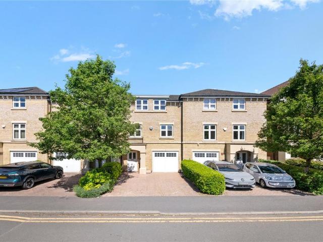 4 bedroom terraced house for sale