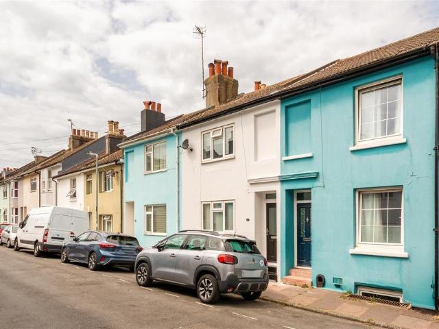 4 bedroom terraced house for sale