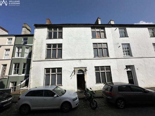4 bedroom terraced house for sale