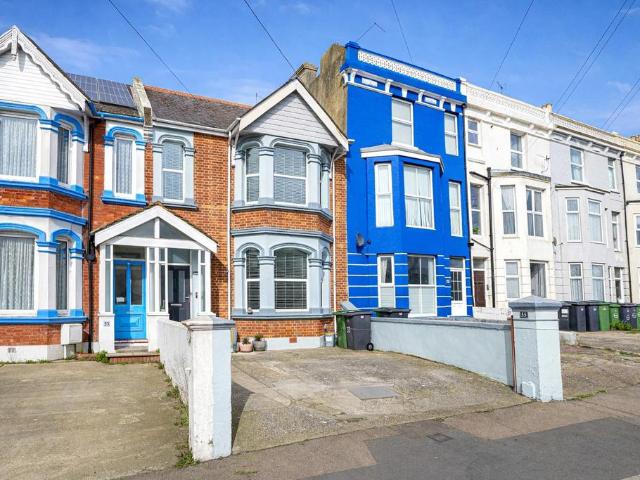 4 bedroom terraced house for sale
