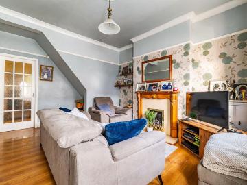 4 bedroom terraced house for sale