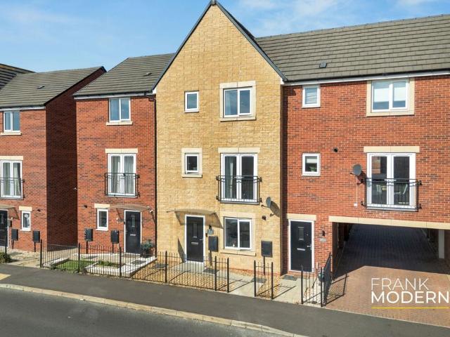 4 bedroom terraced house for sale