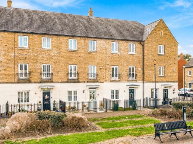 4 bedroom terraced house for sale