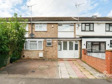 4 bedroom terraced house for sale