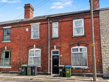 4 bedroom terraced house for sale