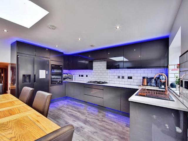 4 bedroom terraced house for sale