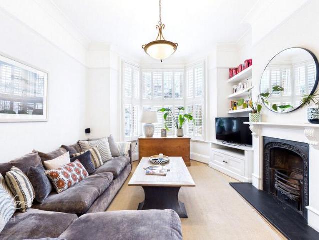 4 bedroom terraced house for sale