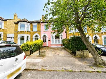 4 bedroom terraced house for sale