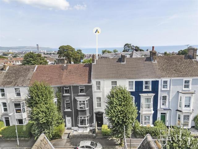 4 bedroom terraced house for sale