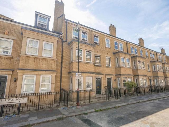 4 bedroom terraced house for sale