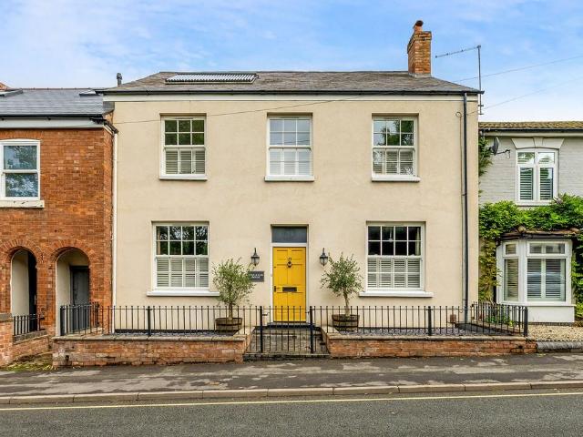 4 bedroom terraced house for sale
