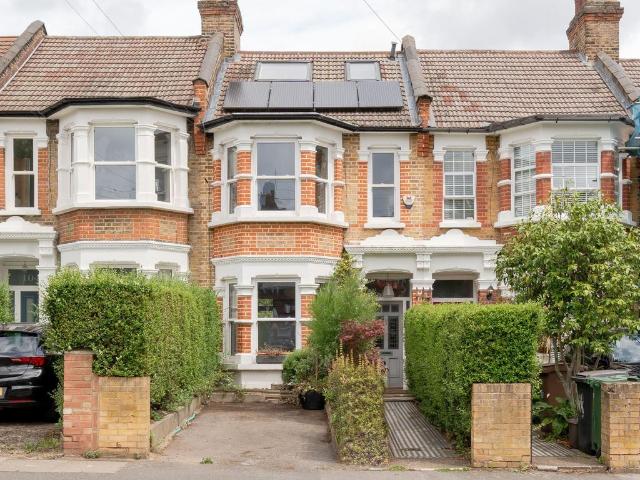 4 bedroom terraced house for sale