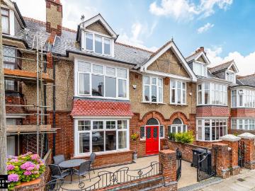 4 bedroom terraced house for sale