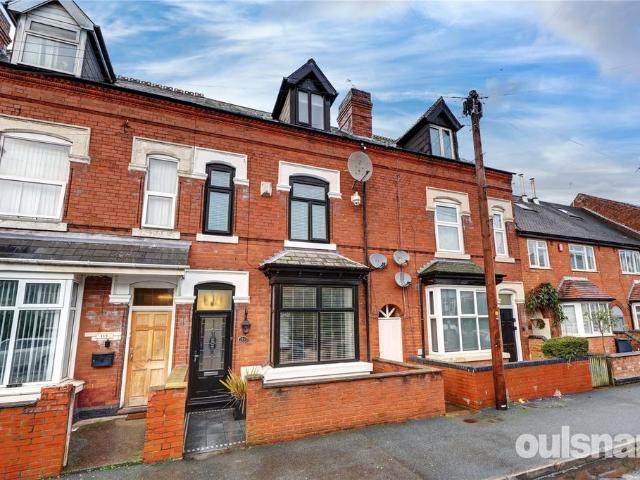 4 bedroom terraced house for sale