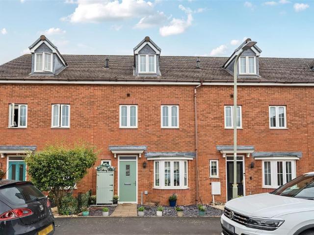 4 bedroom terraced house for sale