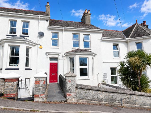 4 bedroom terraced house for sale