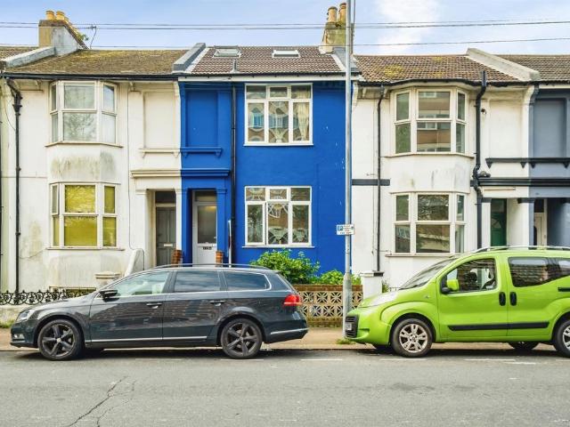 4 bedroom terraced house for sale