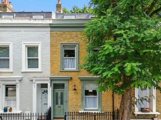 4 bedroom terraced house for sale
