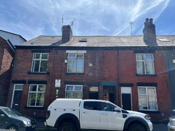 4 bedroom terraced house for sale