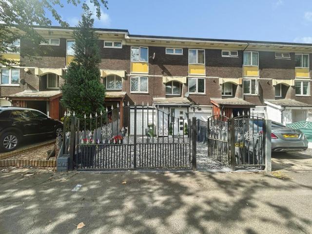 4 bedroom terraced house for sale