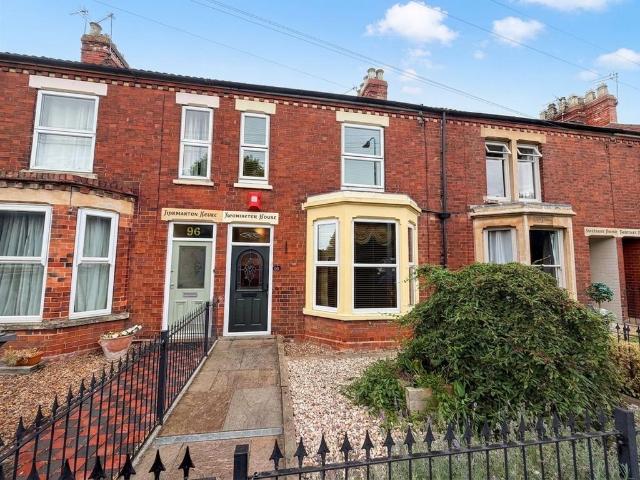4 bedroom terraced house for sale