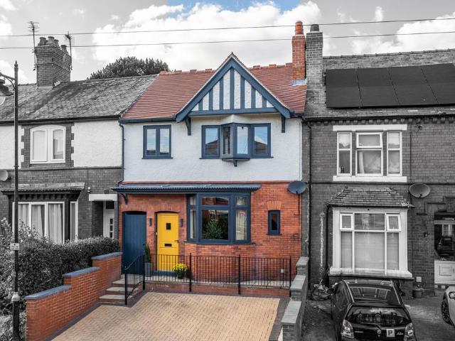 4 bedroom terraced house for sale