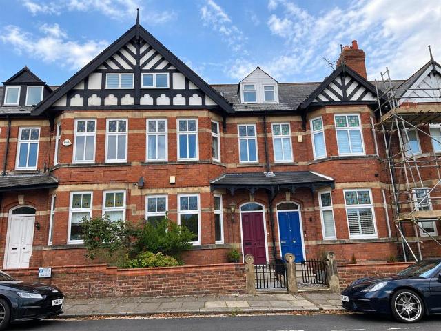 4 bedroom terraced house for sale