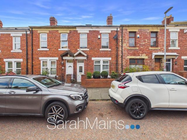 4 bedroom terraced house for sale