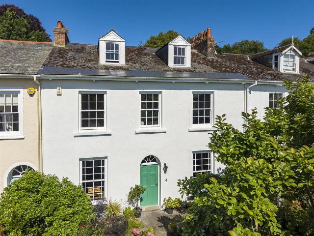 4 bedroom terraced house for sale