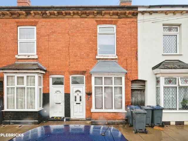 4 bedroom terraced house for sale