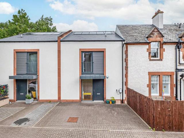 4 bedroom terraced house for sale