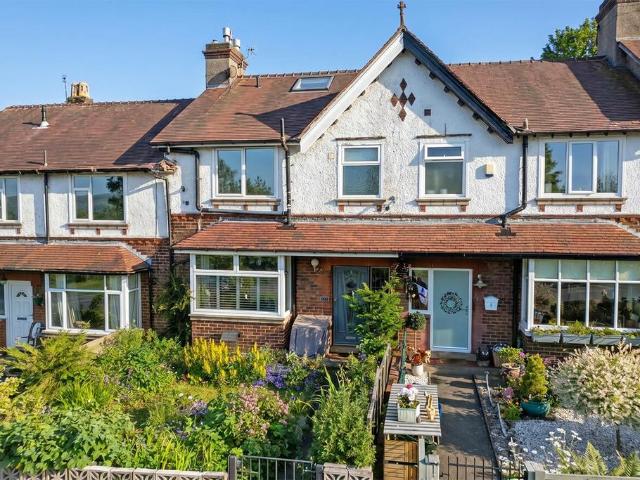 4 bedroom terraced house for sale