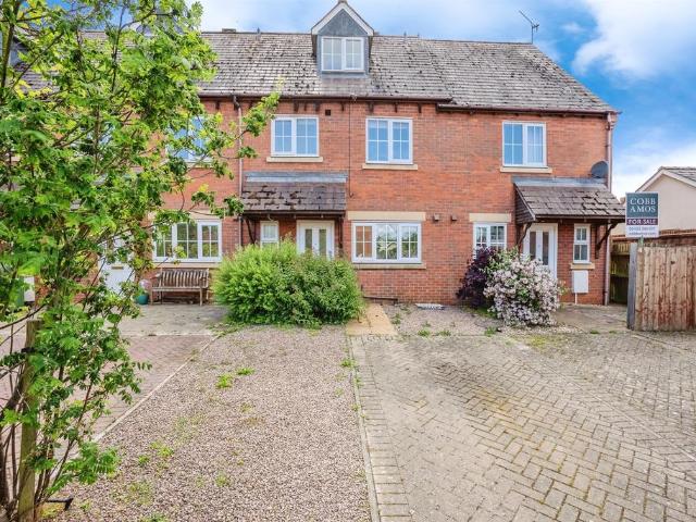 4 bedroom terraced house for sale