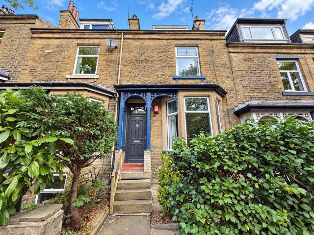 4 bedroom terraced house for sale