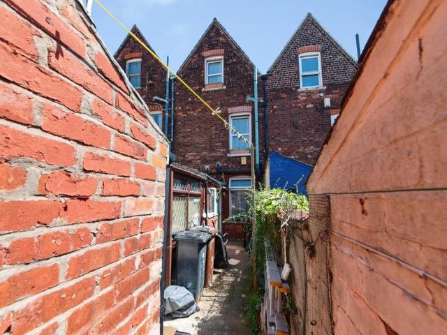 4 bedroom terraced house for sale