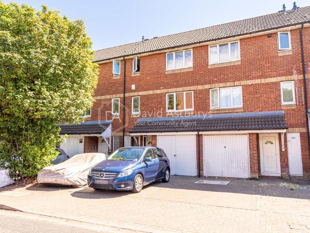 4 bedroom terraced house for sale