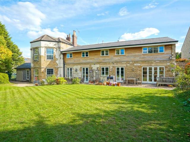4 bedroom terraced house for sale