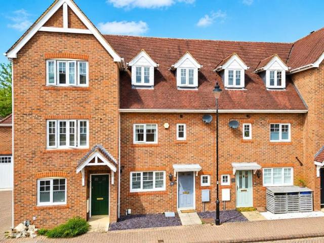 4 bedroom terraced house for sale