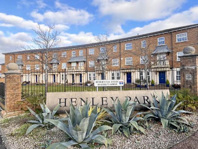 4 bedroom terraced house for sale