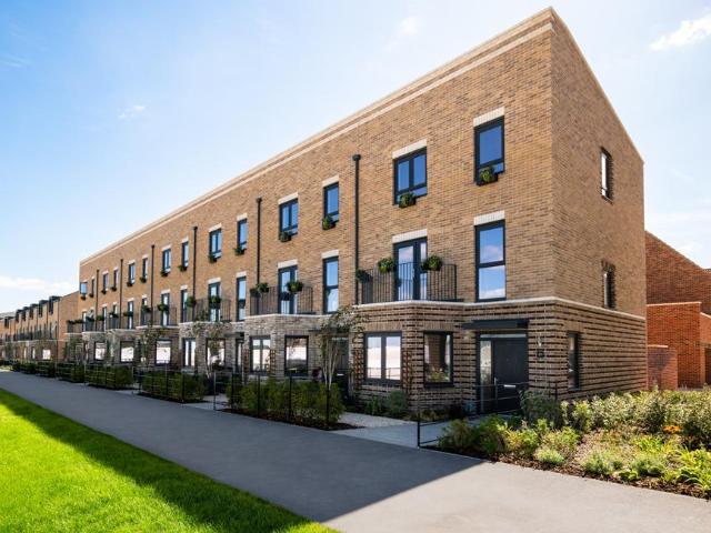 4 bedroom terraced house for sale