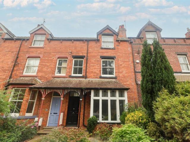 4 bedroom terraced house for sale
