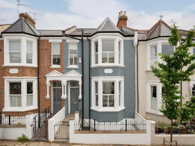 4 bedroom terraced house for sale