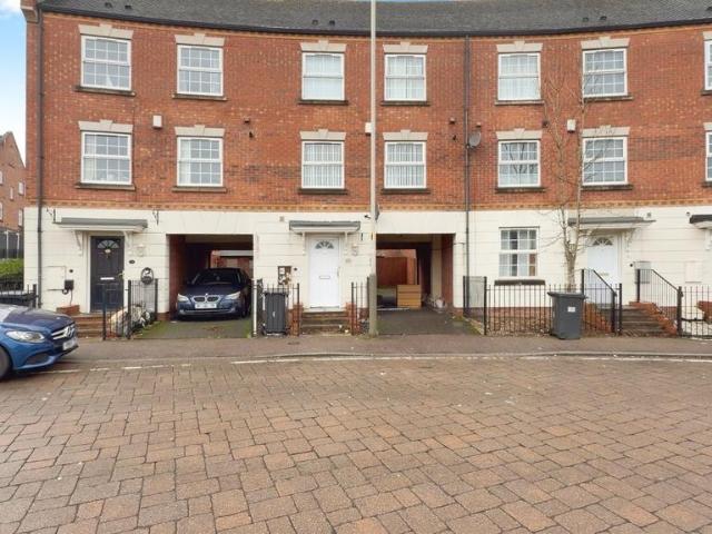4 bedroom terraced house for sale