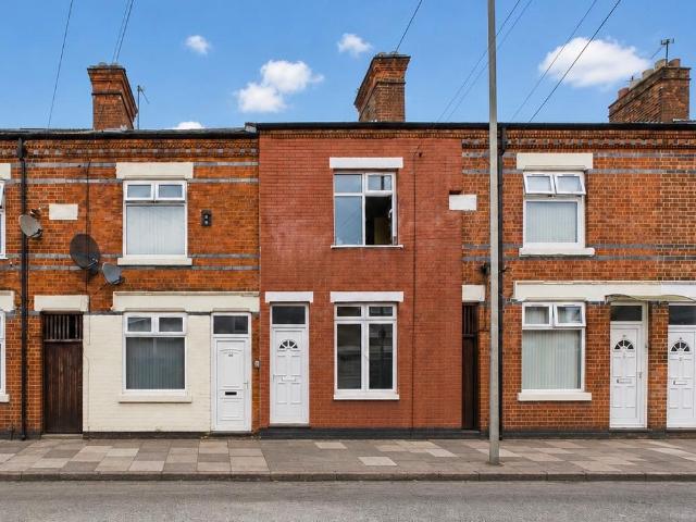 4 bedroom terraced house for sale