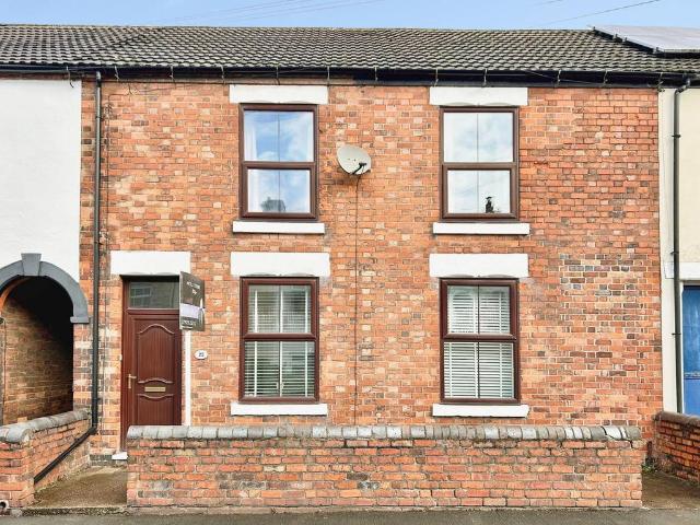 4 bedroom terraced house for sale