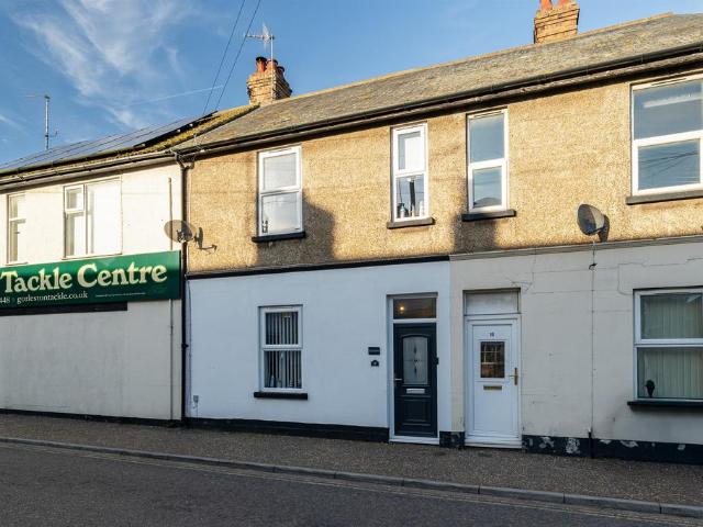 4 bedroom terraced house for sale
