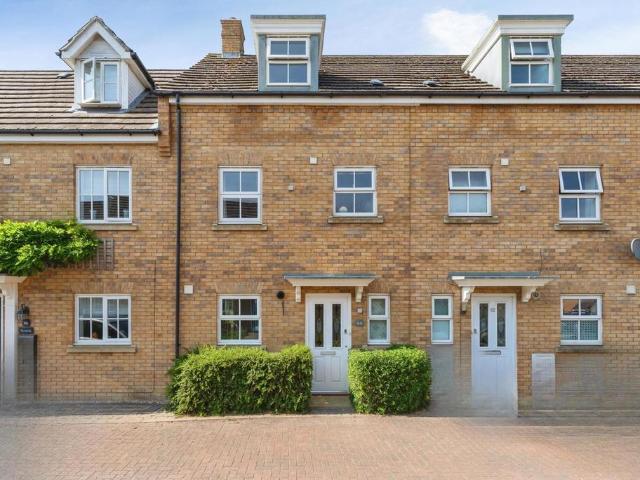 4 bedroom terraced house for sale