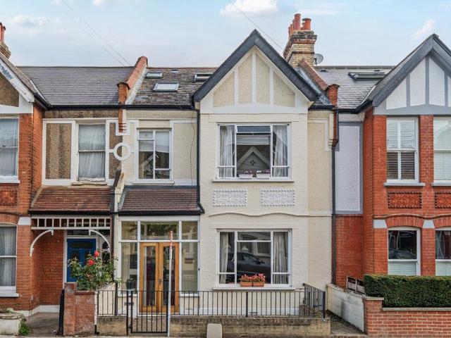 4 bedroom terraced house for sale