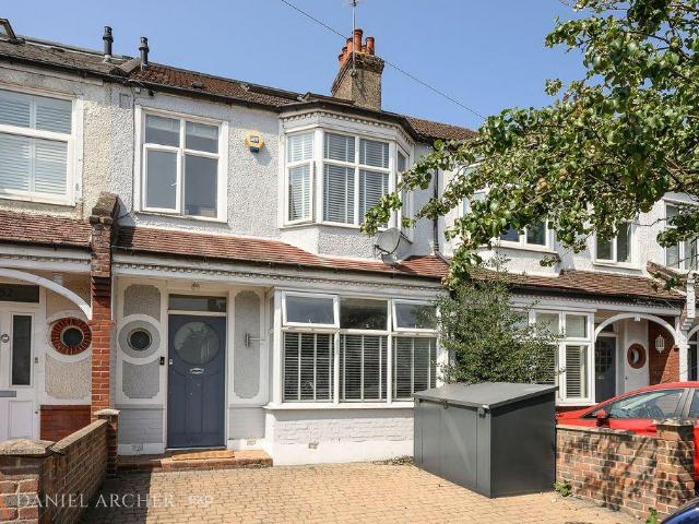4 bedroom terraced house for sale