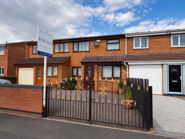 4 bedroom terraced house for sale